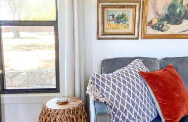 Pet-Friendly Glamping Cabin, with River Access in Ingram, Texas - Foto 8