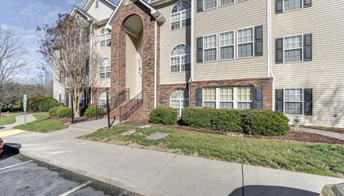 Winston-Salem Condo with Balcony Steps to Golf! - Foto 3