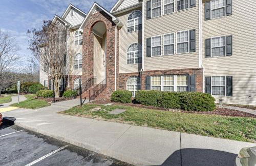 Winston-Salem Condo with Balcony Steps to Golf! - Foto 3