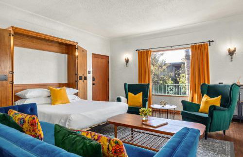 Visit the Beach from a Historic Downtown Apartment - NRP21-00092 - Foto 18