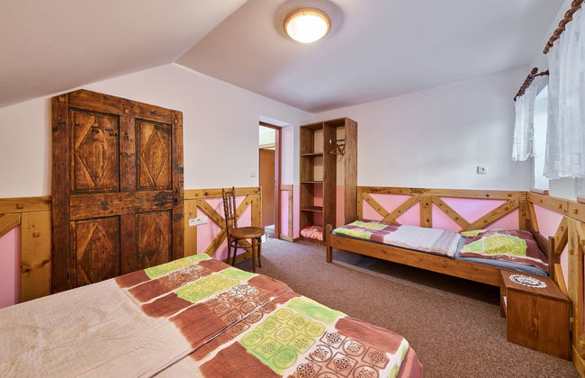 2 bedroom Apartment in Stárkov with swimming pool and garden - Photo 2