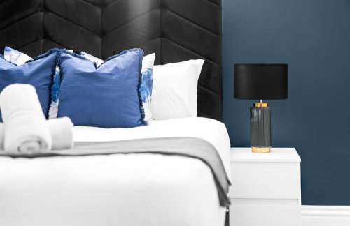 Stylish Five Bedroom House - Parking - Terrace - Fast Wi-Fi 974P - Foto 33