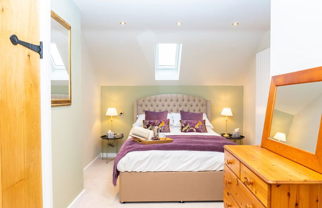 The Patches - Photo 6