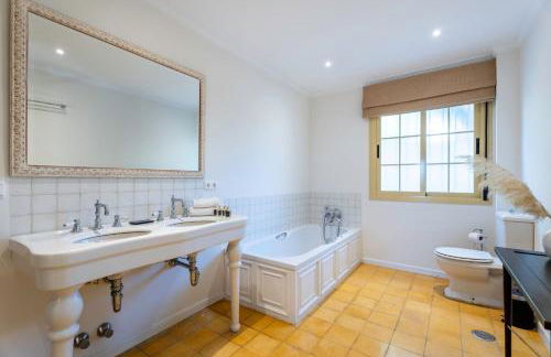 VACATION MARBELLA I Villa Bosquecito, Giant Private Heated Pool, 4min to the Beach, 6 BR, Spacious Villa - Foto 31