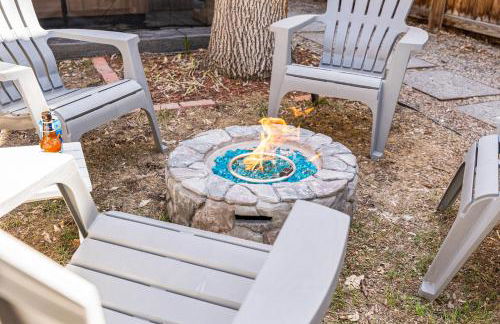 HOT TUB Firepit Pool Table Patio Cozy Downtown Denver - Foto 77