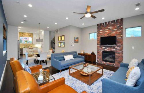 Rooftop Terrace Home with Garage Parking 10 minutes from NRG Stadium and Medical CTR - Foto 3