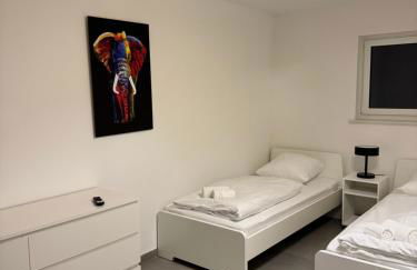 UZ Villa 11 - Laatzen 10 Minutes to Hannover Messe 140qm Modern Living Self-Check-In Wifi Parking - Foto 7