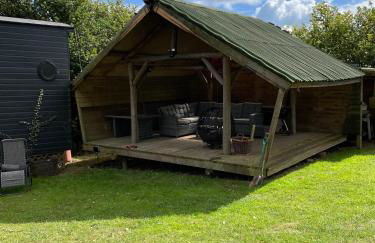 Oak Tree Lodge: Unique 2 level Shepherd's Hut: Dartmouth - Foto 3
