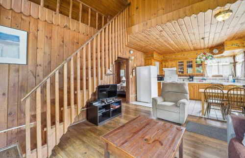 Sunnyside 3BR 1BA Relaxing Lakefront Retreat - Foto 9