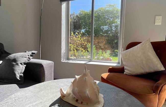 Lavish Camps Bay Pool Side Apartment - Photo 4