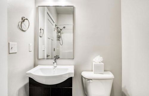 CozySuites Music Row Spacious 2BR with free parking 01 - Foto 23