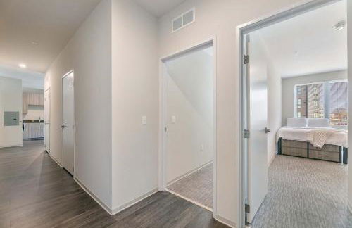 Spacious and Modern With Premium Amenities Near U of M - Foto 15
