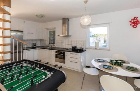 Stunning Home In Ston With Sauna - Photo 8