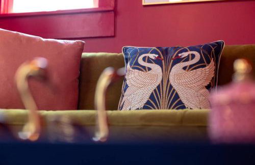 The Swan - Vibrant East Hill Getaway - Foto 32