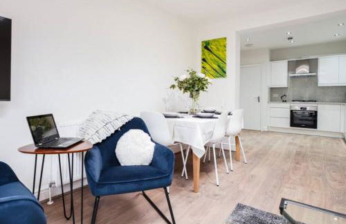 Newly Renovated Modern 4 Bed 3 Bath Apartment London - Foto 43