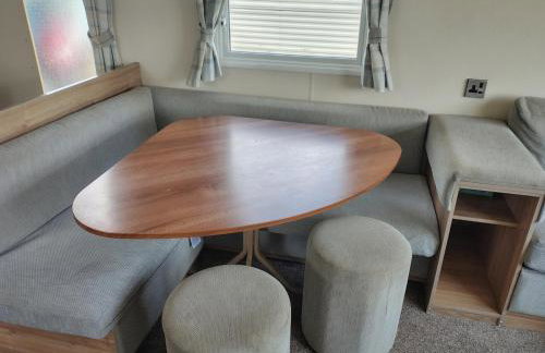 3 bed Sleeps 8 Wifi and Linen inc - Photo 7