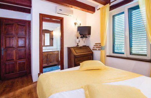 7 Bedroom Gorgeous Home In Grabovac - Photo 36