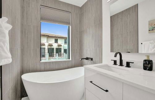 4BR w htd Pool Walk to Las Olas 5mins to Beach - Foto 41