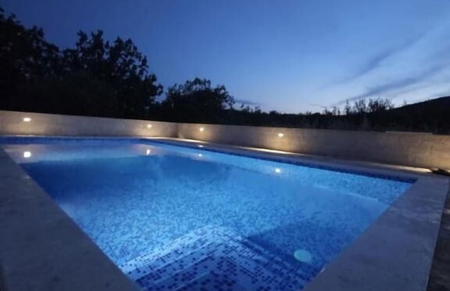 Mia - With Pool - A1 - Photo 19