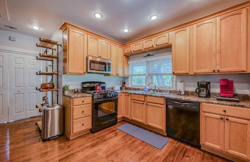 Bandera Bungalow - River, Downtown, Peaceful fenced corner lot! King bed! - Foto 6