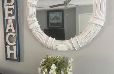 Destin-y 30A Beach Retreat Self Checkin - Huge Private Backyard Deck with Outdoor Shower - Foto 21