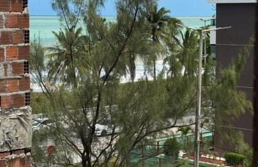 Flat com sacada na quadra do mar - Foto 8