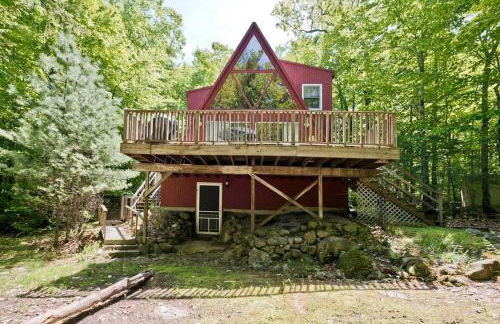 A-Frame Cabin Rental Set Alongside Sebago Lake on Frye Island, Maine - Foto 20