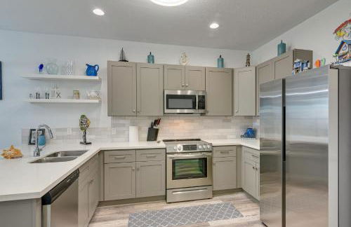 Walk to Gulf Ocean-View Home in Crystal Beach! - Foto 8