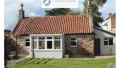 Carpenters Cottage- coastal stay with garden - Foto 1, Other