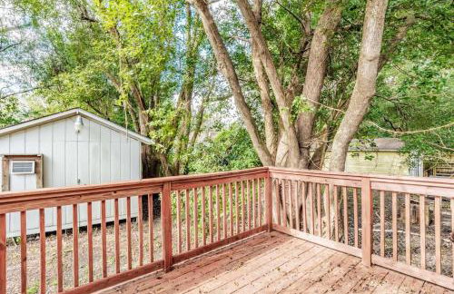 Sunny Midtown Cottage- Midtown Mobile - Photo 29