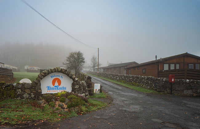 Family Caravan at Beautiful Three Lochs Park - Photo 28