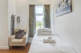Contractors & Pets Welcome - Sleeps 1-4, less than 1 mile from M606, Ideal for Longer Stays - Foto 42