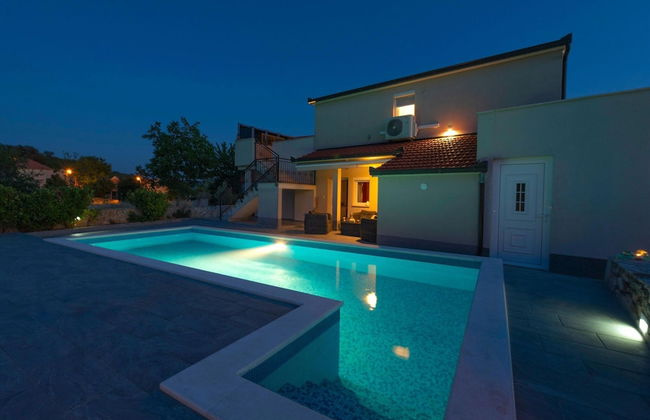 Villa in Ugljane With Private Pool - Foto 18