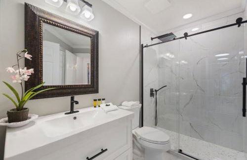 Casa Sevilla - 4 BD - Sleeps 8 - Pool Spa - Disney - Photo 3