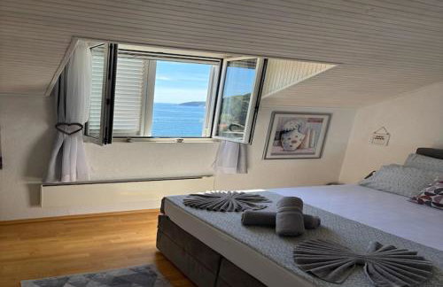 Indy's Beach Apartments -Two Bedroom Apartment with Balcony and Sea View - Photo 37