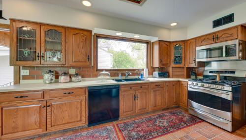 Pistakee Lake Estate with Boat Dock and Hot Tub! - Foto 2