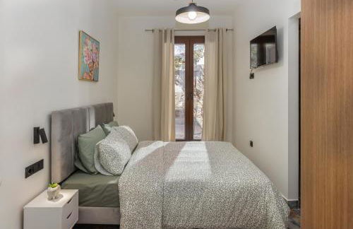 Klodian Suites - Photo 48