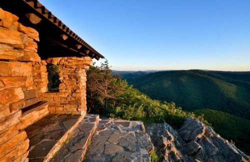 20 acres w Private Pavilion, Fireplace & Fire Pit - Foto 55