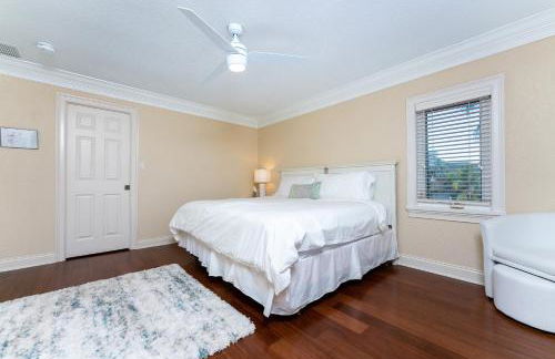 Villa Hibiscus-Waterfront-Free Heated Pool-Dock-Bikes-Other Amenities - Photo 44