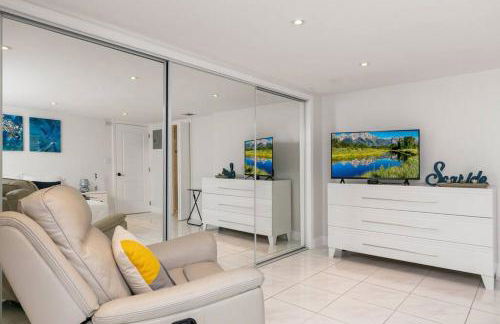 ~Villa Victoria Luxury! (Pool)~1 mile from beach - Foto 11