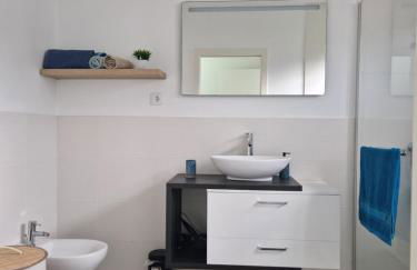 E - Beautiful 2 bedroom Terraced Home - Foto 26