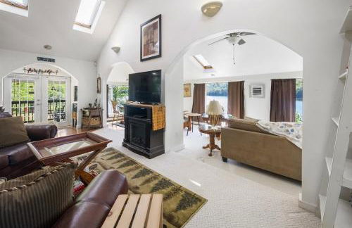 180 Degree Lakefront Views-Fire Pit-Swimming - Foto 16