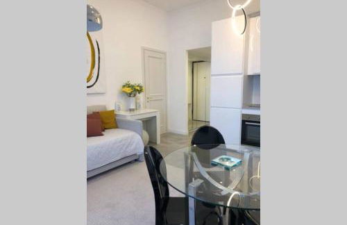 Casa Alberto da Giussano, elegante bilocale in centro con balcone sul parco - Foto 11