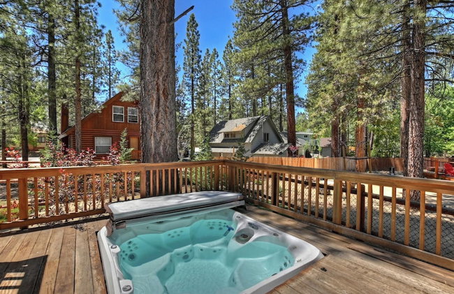 Teakwood Cozy Wood Cabin with Fireplace - Photo 58
