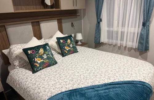 LuxeHaven at Tattershall Lakes Park with Hot Tub - Foto 67