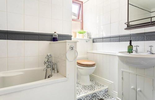 Rose Cottage. Family home on the river - Foto 25