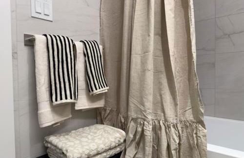 Lux Bronx Apt Rooftop, Pool, Gym, Cinema - Foto 19