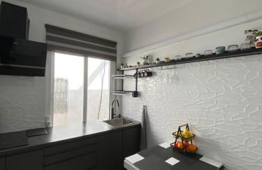 Modern Art Apartment 50m to the Beach - Foto 36