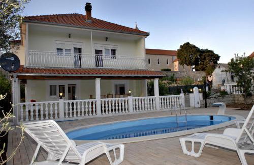 Family friendly house with a swimming pool Kostanje, Omis - 14176 - Photo 1