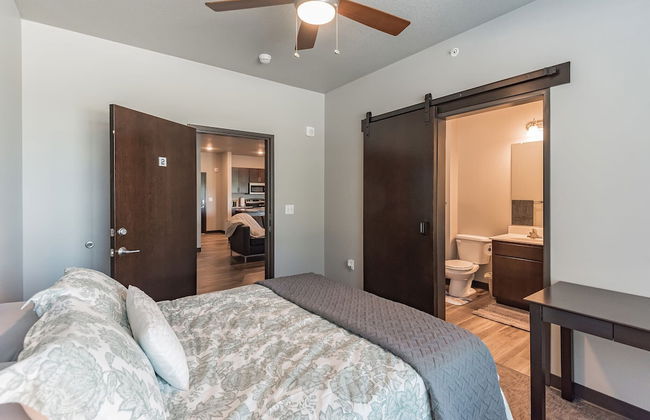 Spacious 2BR Suite W/patio Near Iowa State - Foto 4